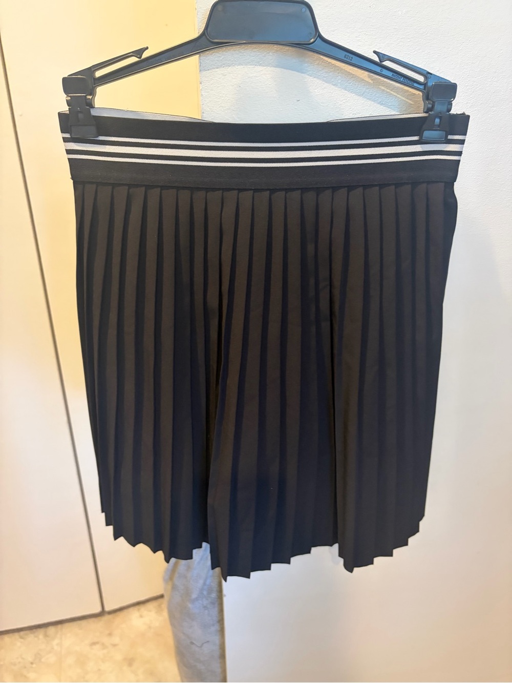Lou & Grey Pleated Skirt w/ Built-In Shorts – Black – XS – Tennis Style